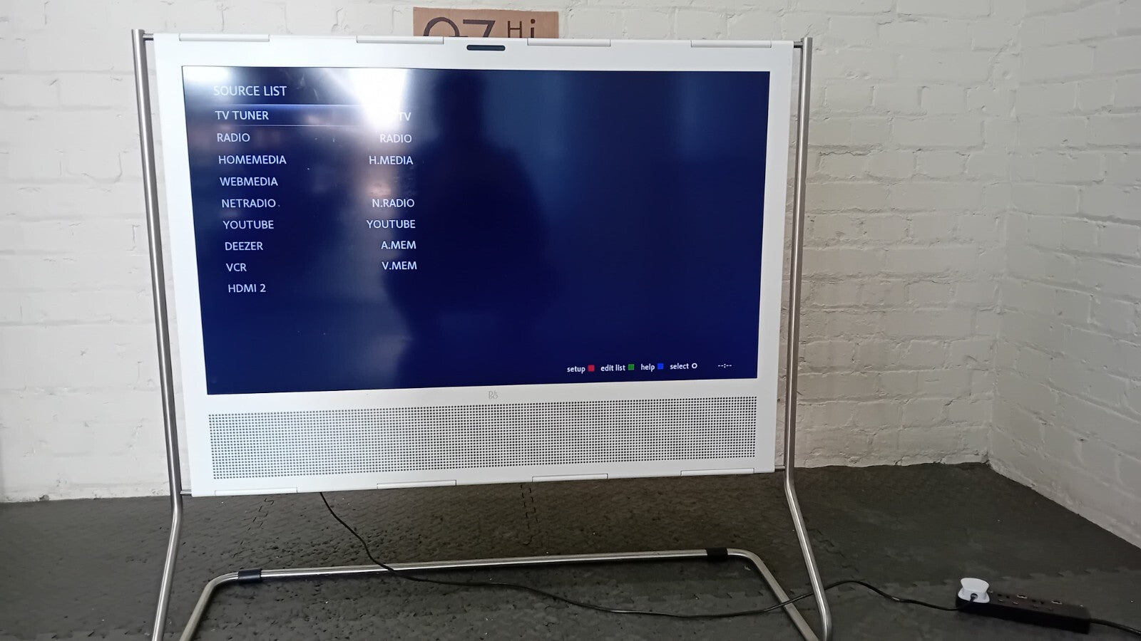 B&O BANG & OLUFSEN BEOPLAY V1 40 INCH TV WITH STAND AND REMOTE