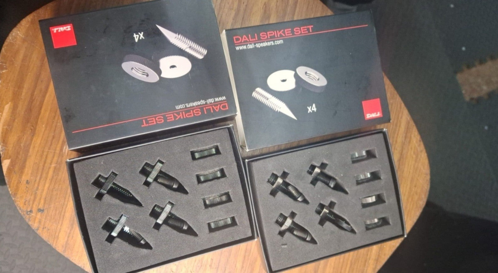 DALI EPICON 2 SPEAKERS WITH DALI STANDS