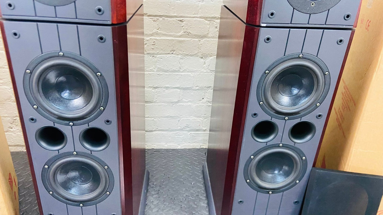 RUARK SOLSTICE FLOOR STANDING SPEAKERS