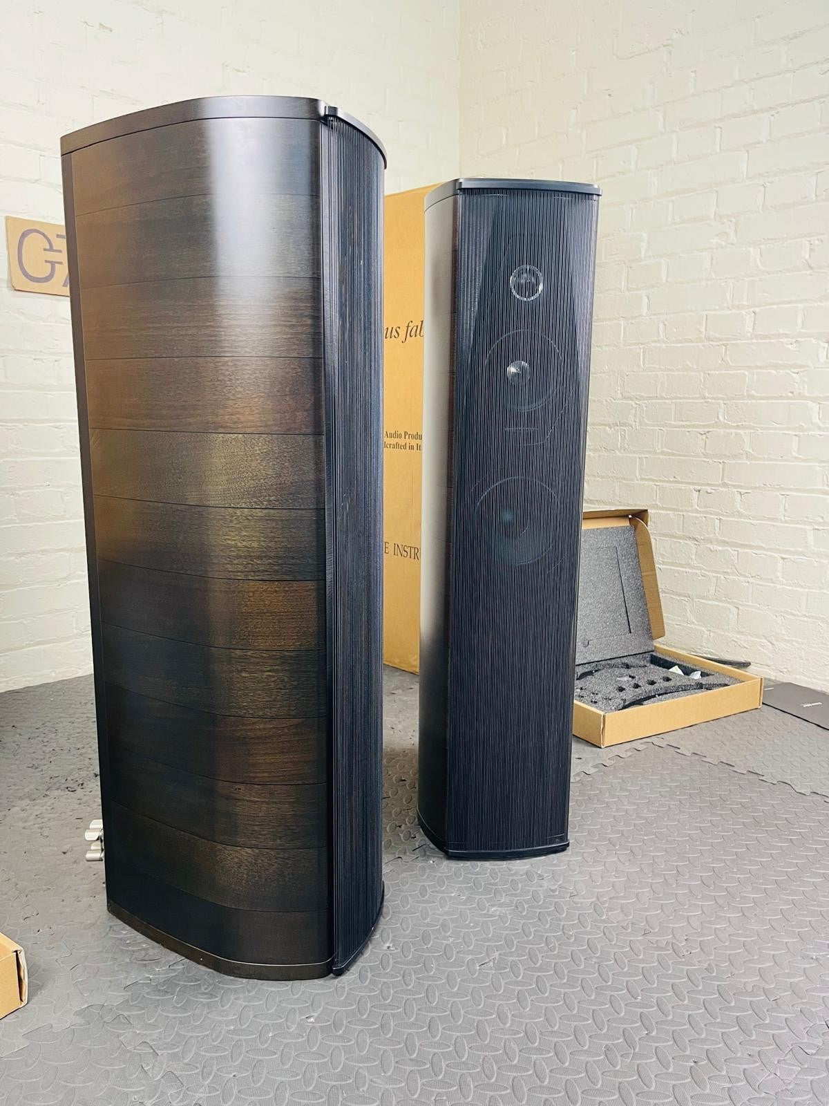 SONUS FABER OLYMPICA II FLOOR STANDING SPEAKERS