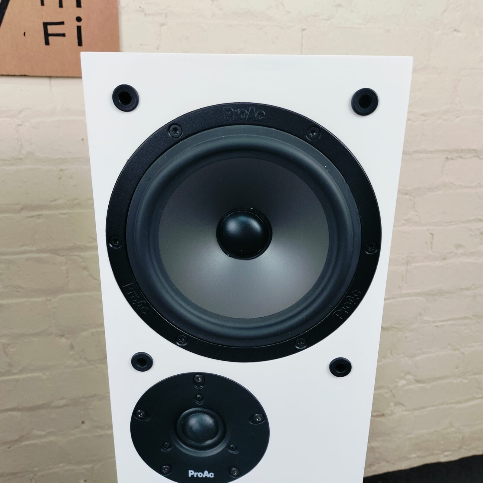 PROAC RESPONSE DT8 FLOOR STANDING SPEAKERS