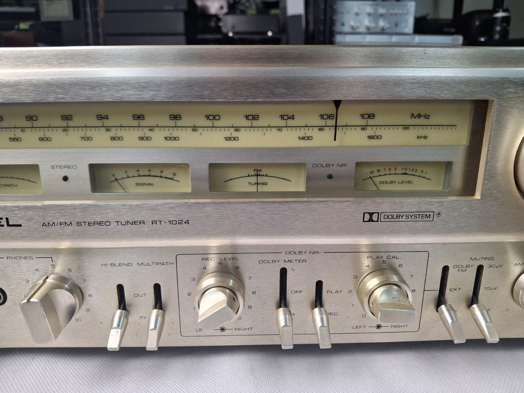 ROTEL RT 1024 AM/FM STEREO TUNER