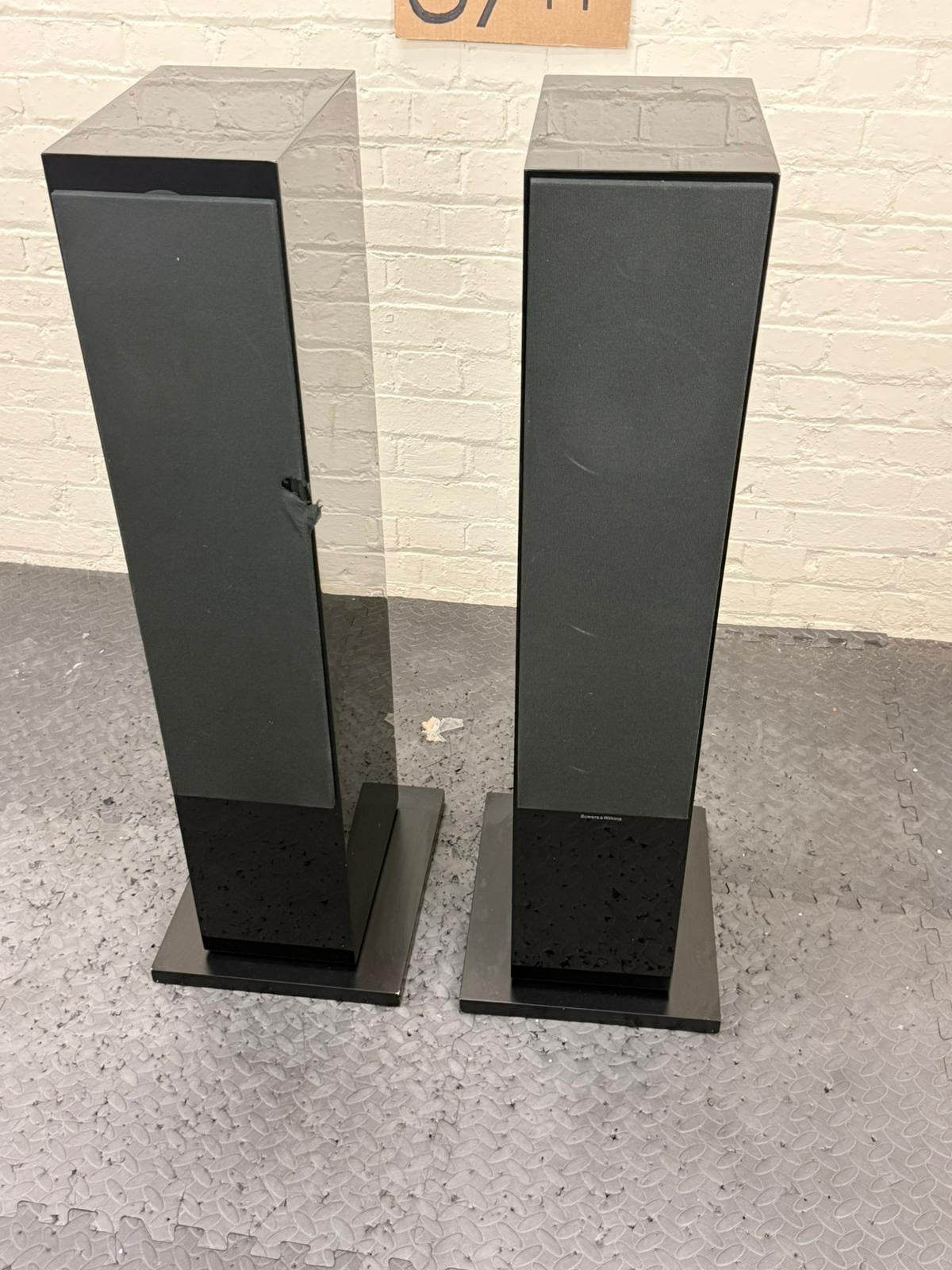 BOWERS & WILKINS B&W 703 S2 FLOOR STANDING SPEAKERS