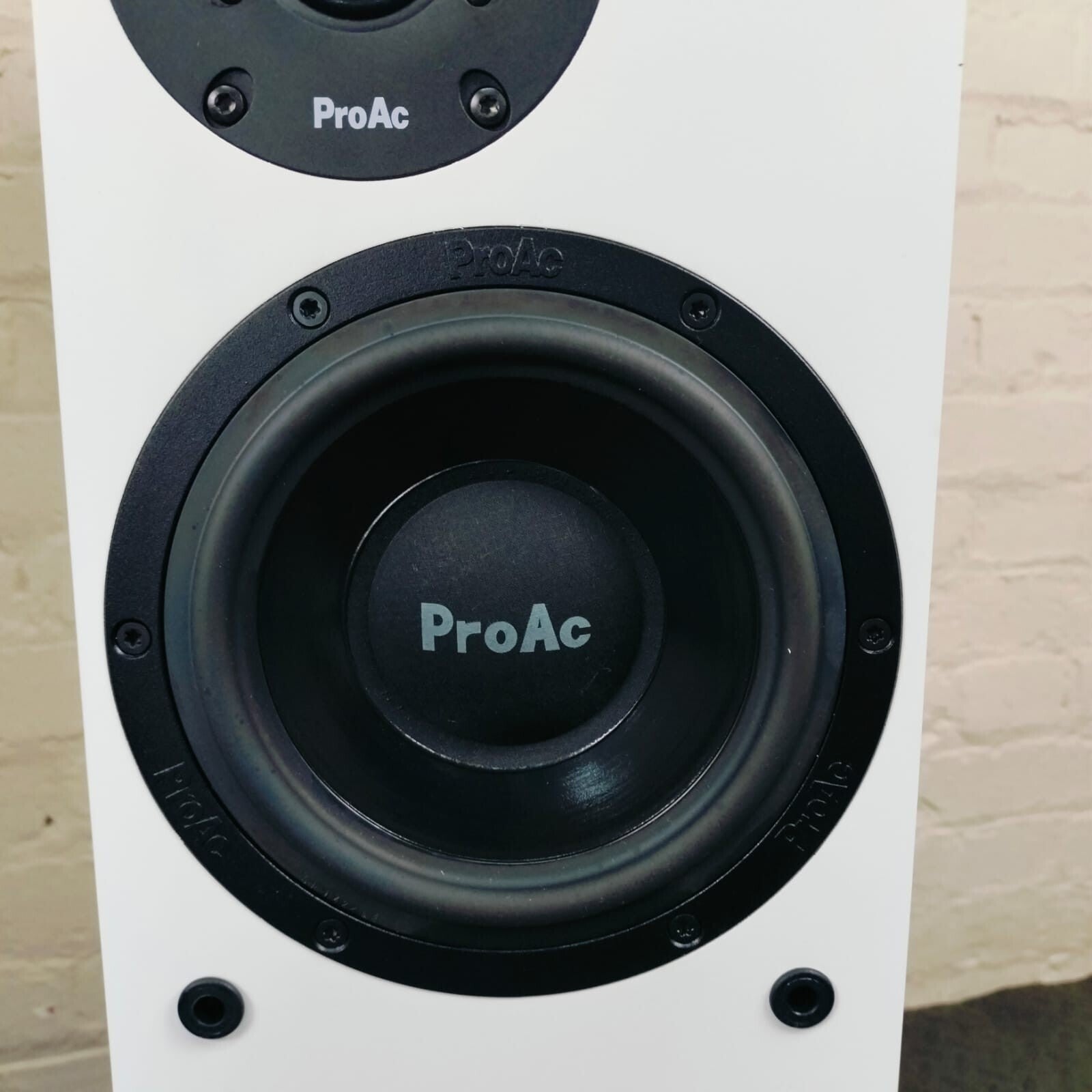 PROAC RESPONSE DT8 FLOOR STANDING SPEAKERS