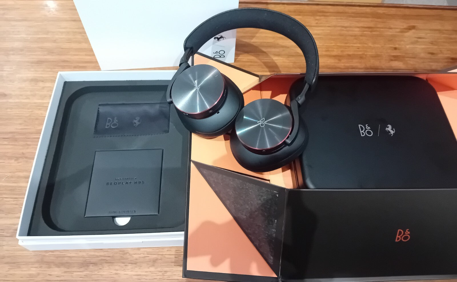 BANG & OLUFSEN BEOPLAY H95 FERRARI LIMITED EDITION
