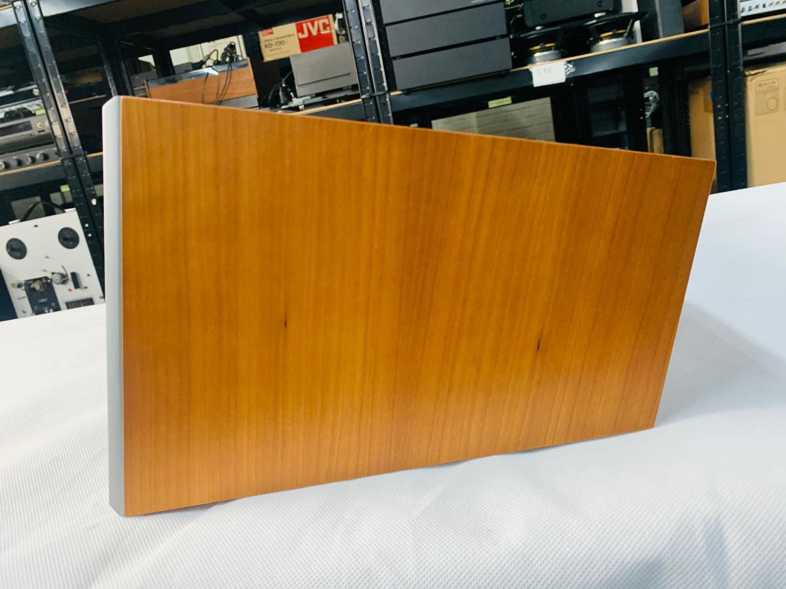 AUDIOVECTOR AV3CI SUPER CENTER SPEAKER