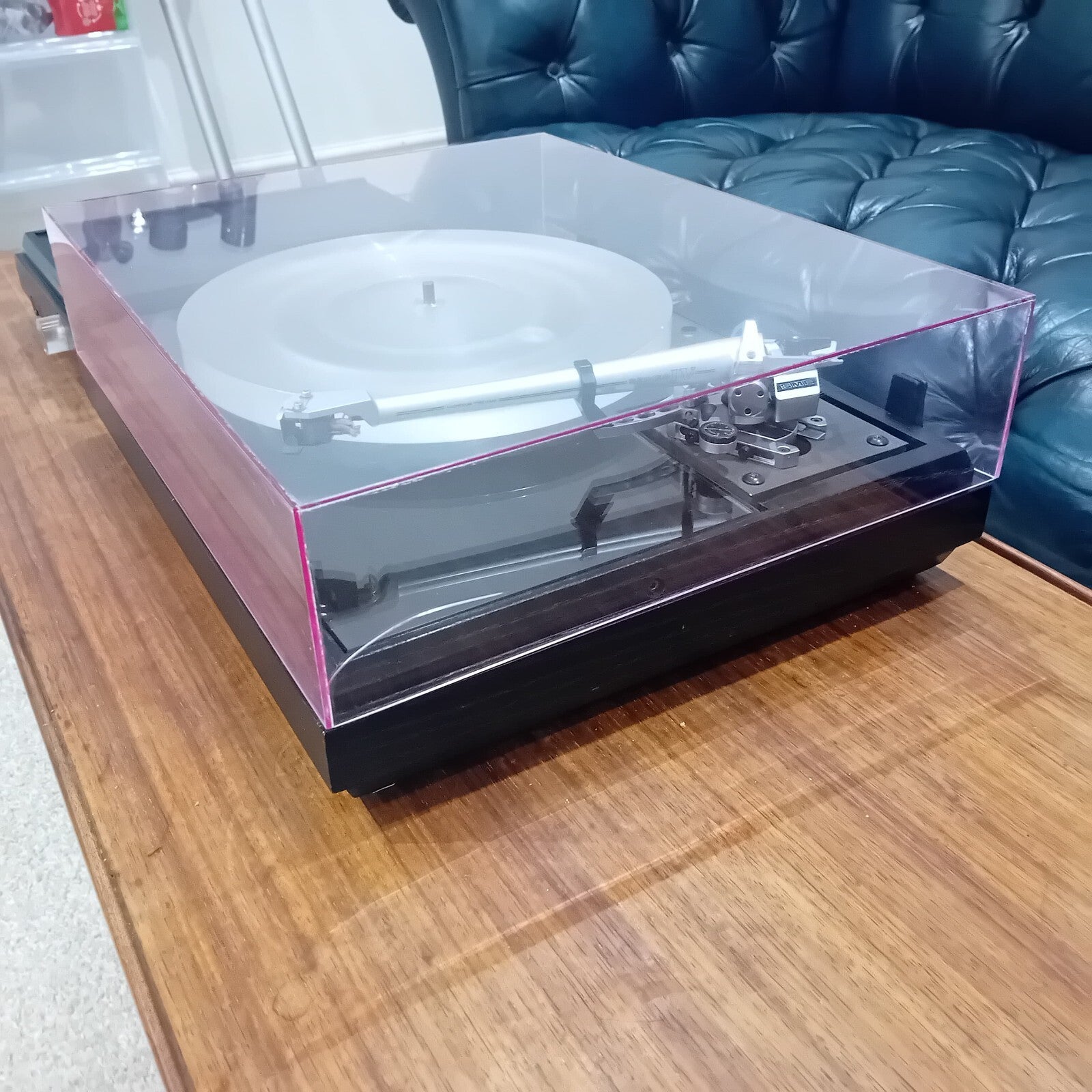 PINK TRIANGLE ANNIVERSARY TURNTABLE SME SERIES IV 4 TONEARM ORTOFON MC VIVO