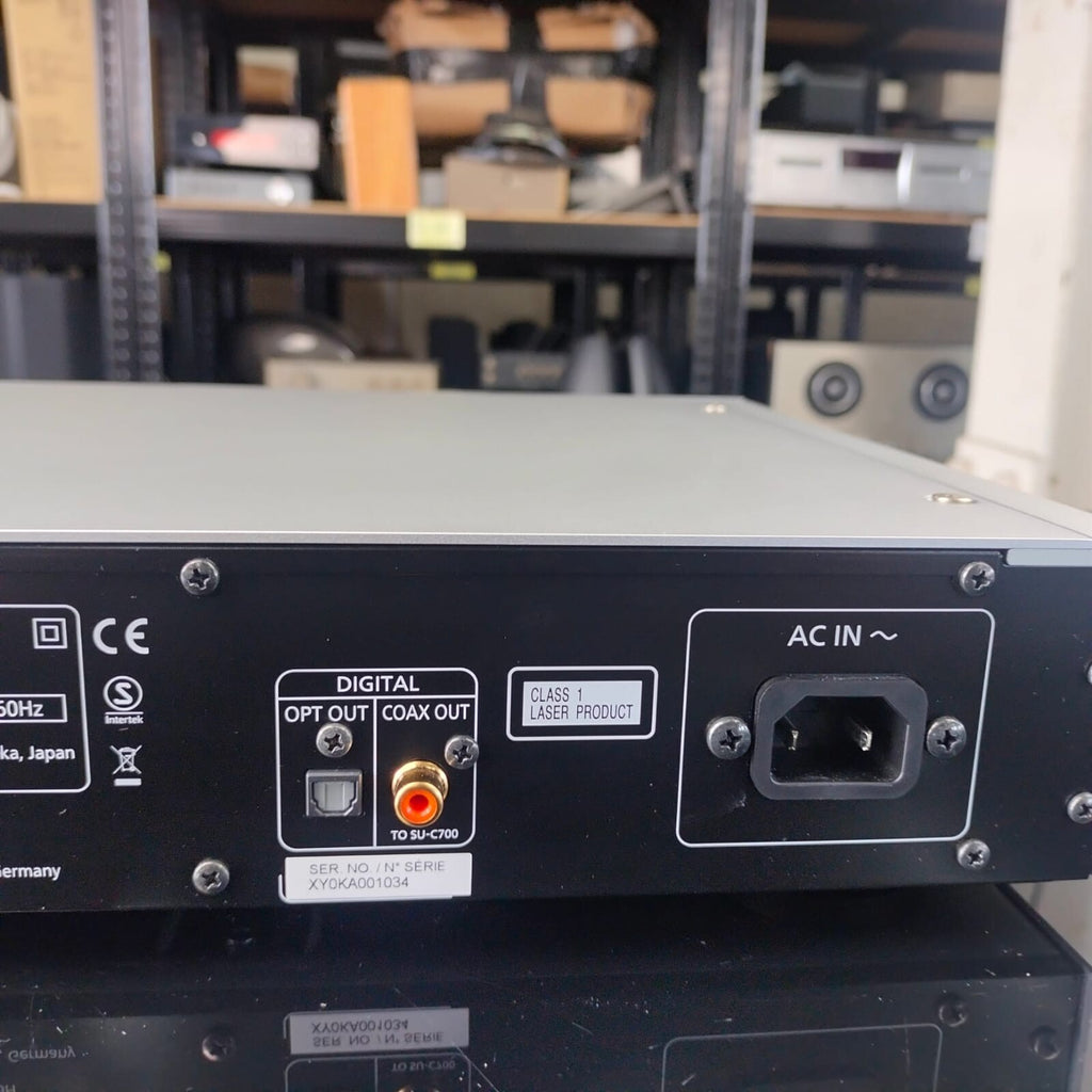 Technics SL-C700 CD Player With Remote
