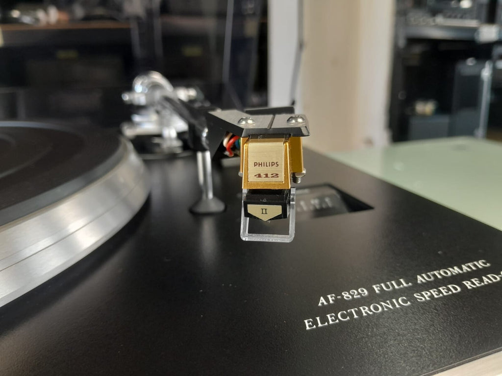 PHILIPS BLACK TULIP AF 829 AUTOMATIC TURNTABLE WITH PHILIPS 412 II CARTRIDGE