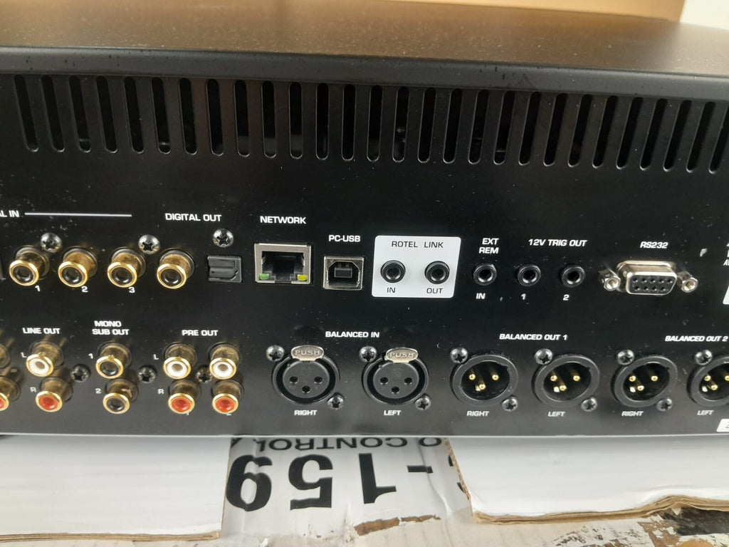 ROTEL RC 1590 STEREO CONTROL AMPLIFIER