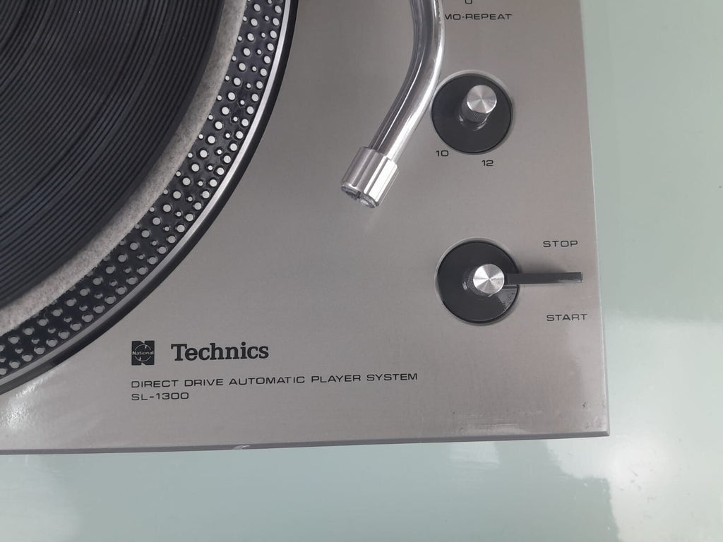 TECHNICS SL 1300 DIRECT DRIVE AUTOMATIC PLAYER SYSTEM TURNTABLE