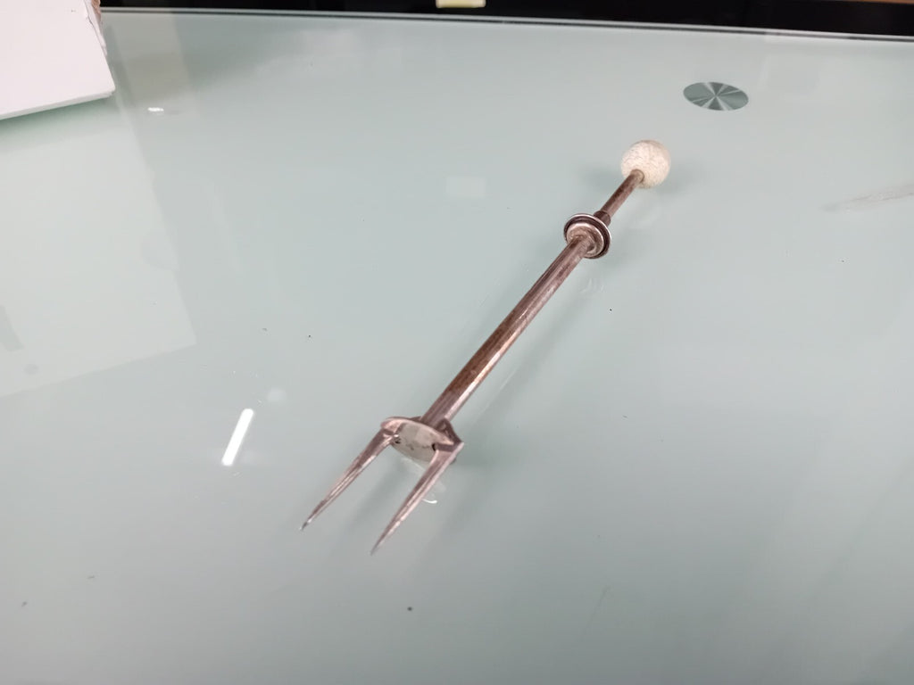 SILVER SPRING LOADED PICKLE FORK / SERVER