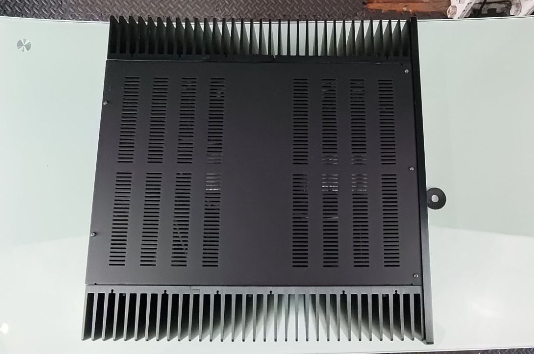 ATLANTIC TECHNOLOGY A 2000 SEVEN CHANNEL AMPLIFIER