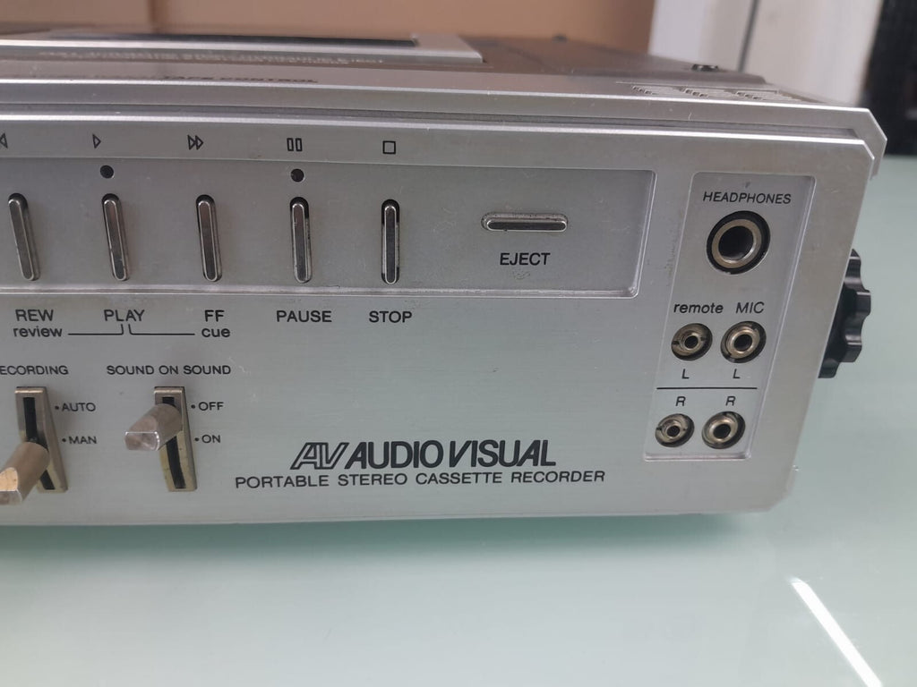 PHILIPS D 6920 PORTABLE STEREO CASSETTE RECORDER