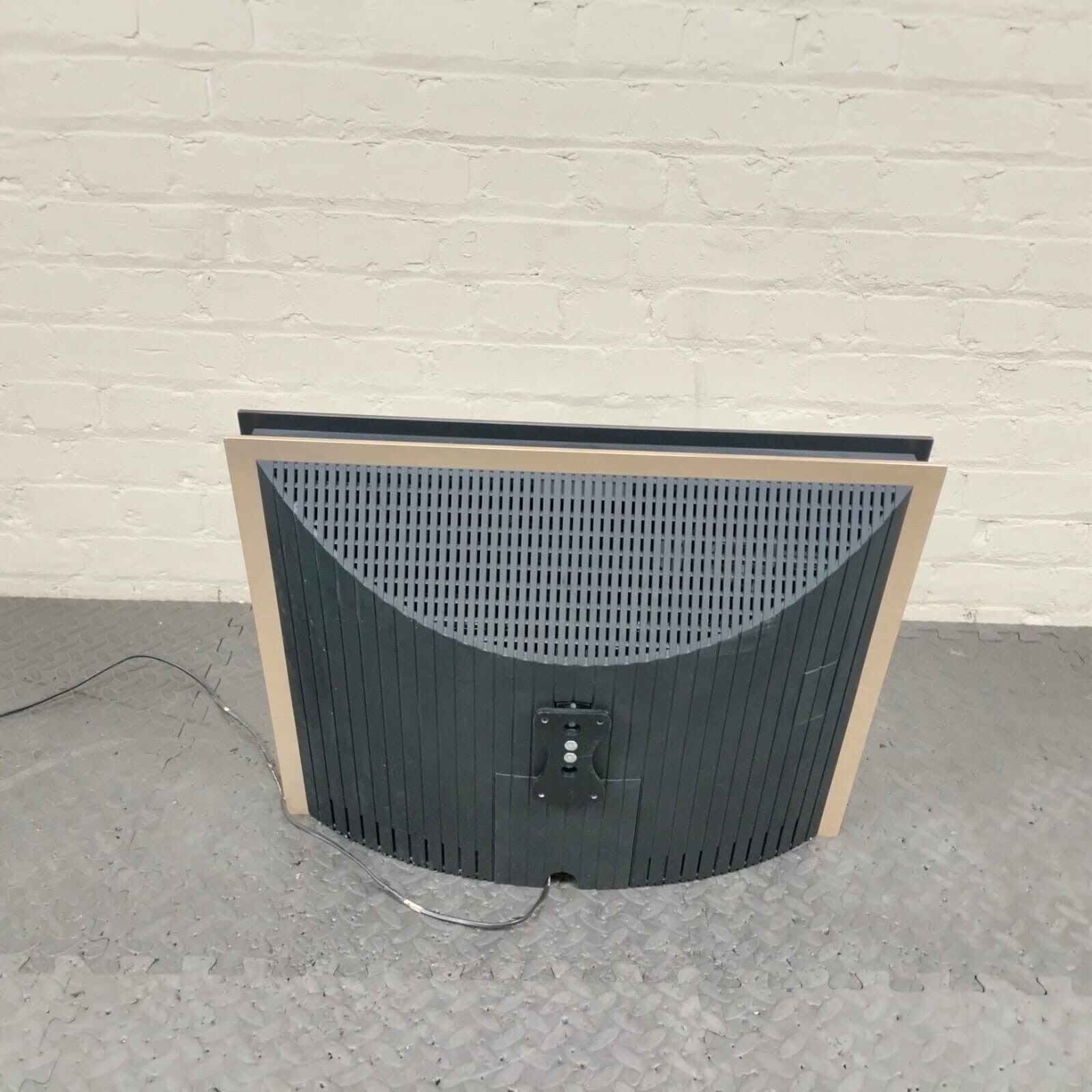 BANG & OLUFSEN B&O BEOCENTER 6 23 INCH TV
