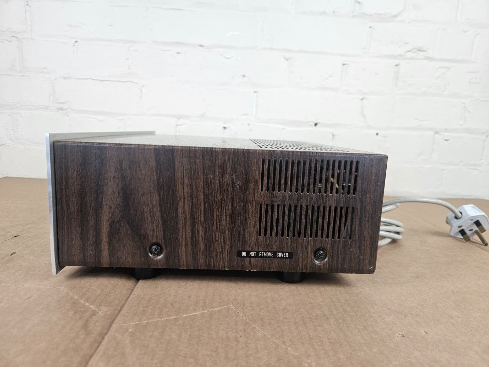 MARANTZ 1060 STEREO AMPLIFIER