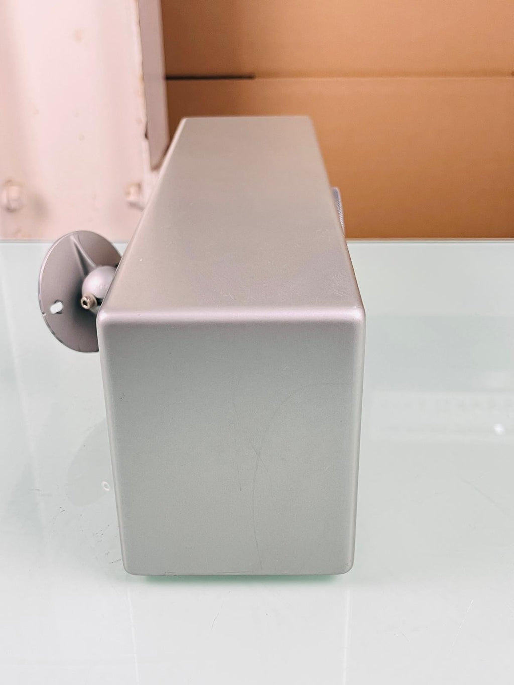 MONITOR AUDIO RADIUS 180 CENTER SPEAKER WITH WALL BRACKET