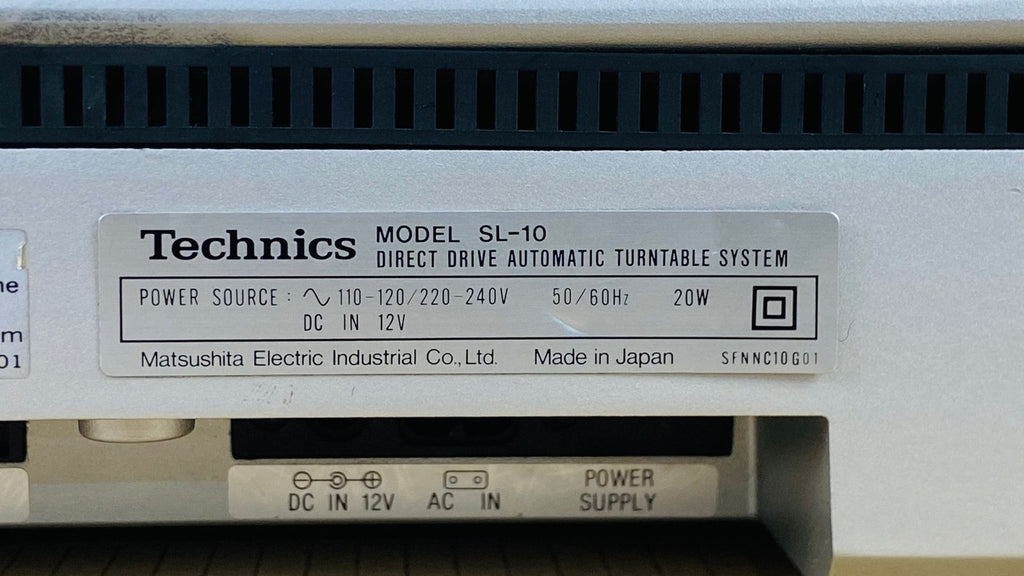 TECHNICS SL 10 QUARTZ DIRECT DRIVE AUTOMATIC TURNTABLE WITH SHURE M99E CARTRIDGE