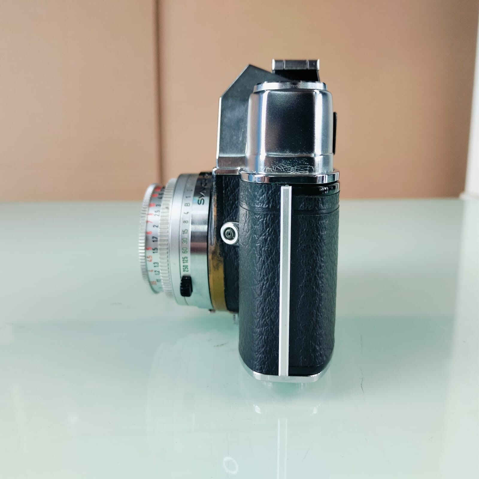 KODAK RETINA REFLEX IV SLR CAMERA WITH SCHNEIDER-KREUZNACH F:2.8 / 50MM LENS