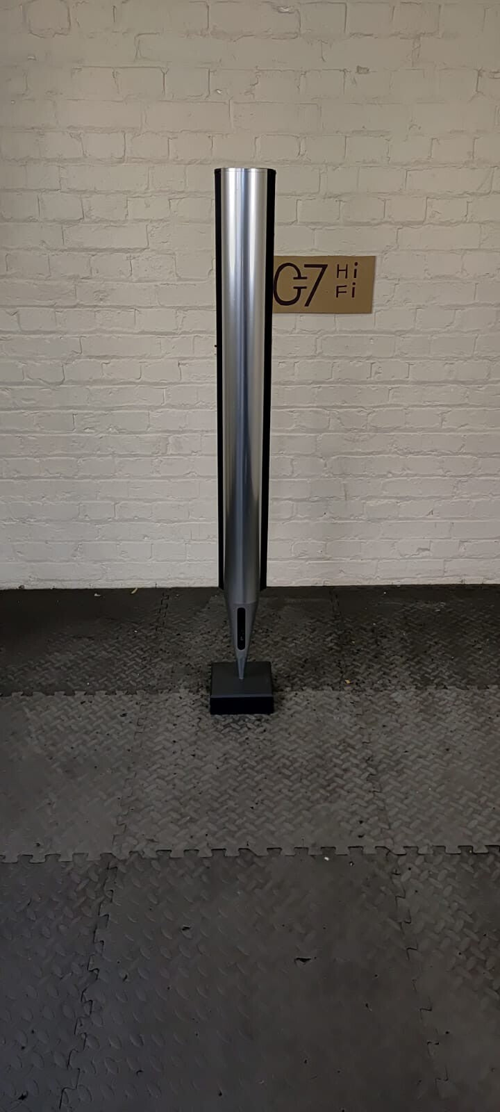 BANG & OLUFSEN B&O BEOLAB 8000 SINGLE FLOOR STANDING SPEAKER