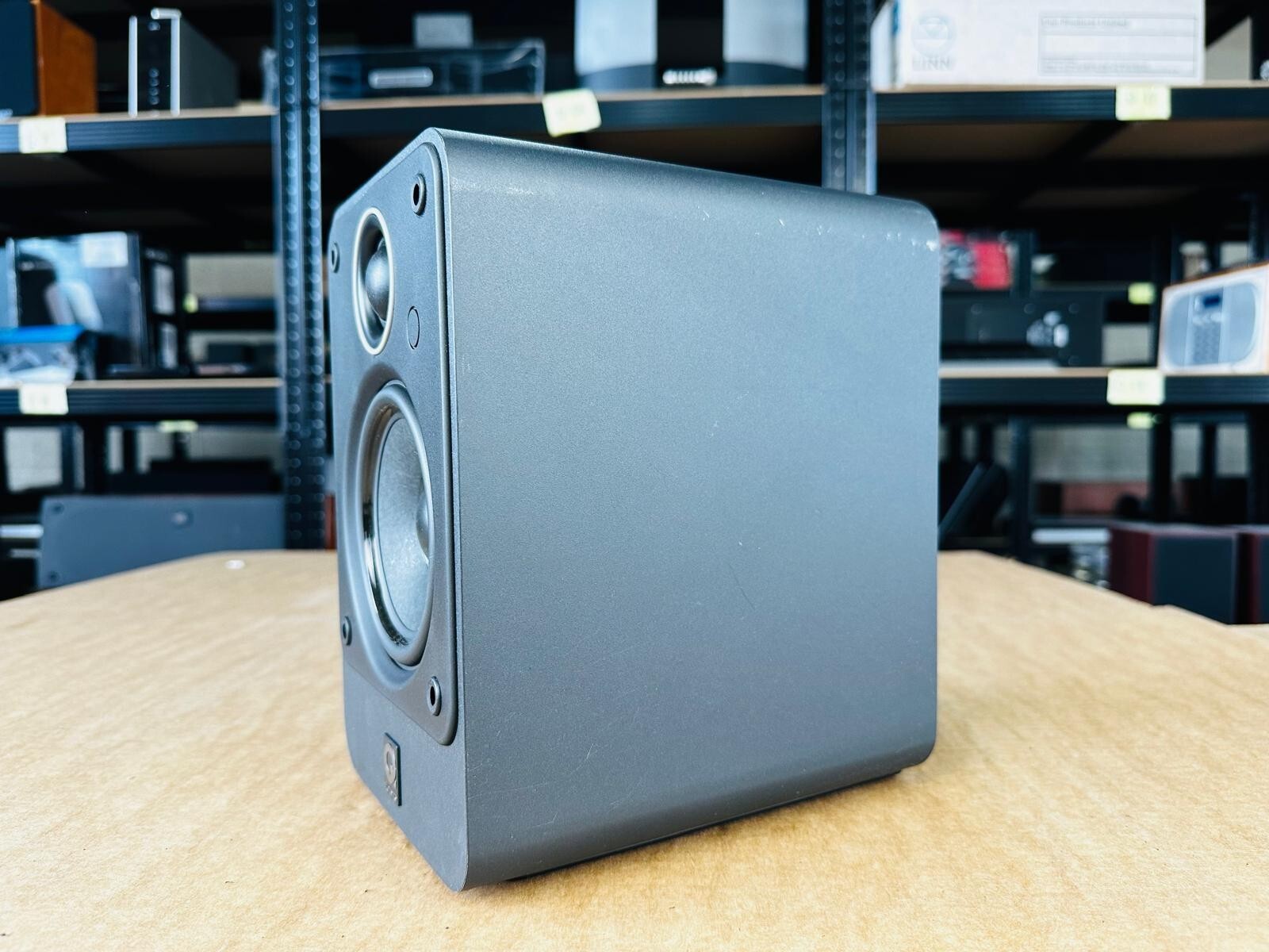 Q Acoustics 2010 Single Speaker With Wall Bracket