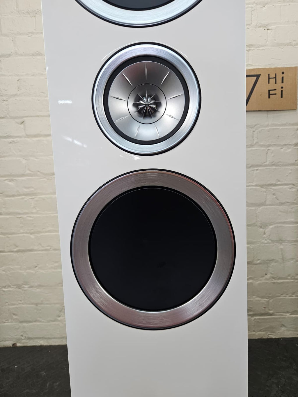 KEF R900 FLOOR STANDING SPEAKERS