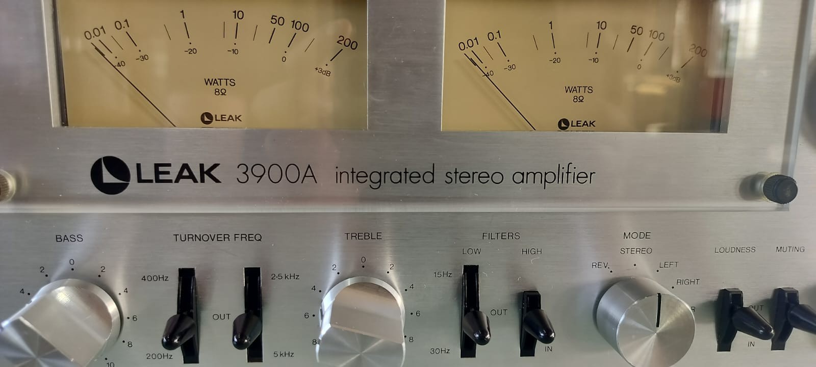 LEAK 3900A INTEGRATED STEREO AMPLIFIER