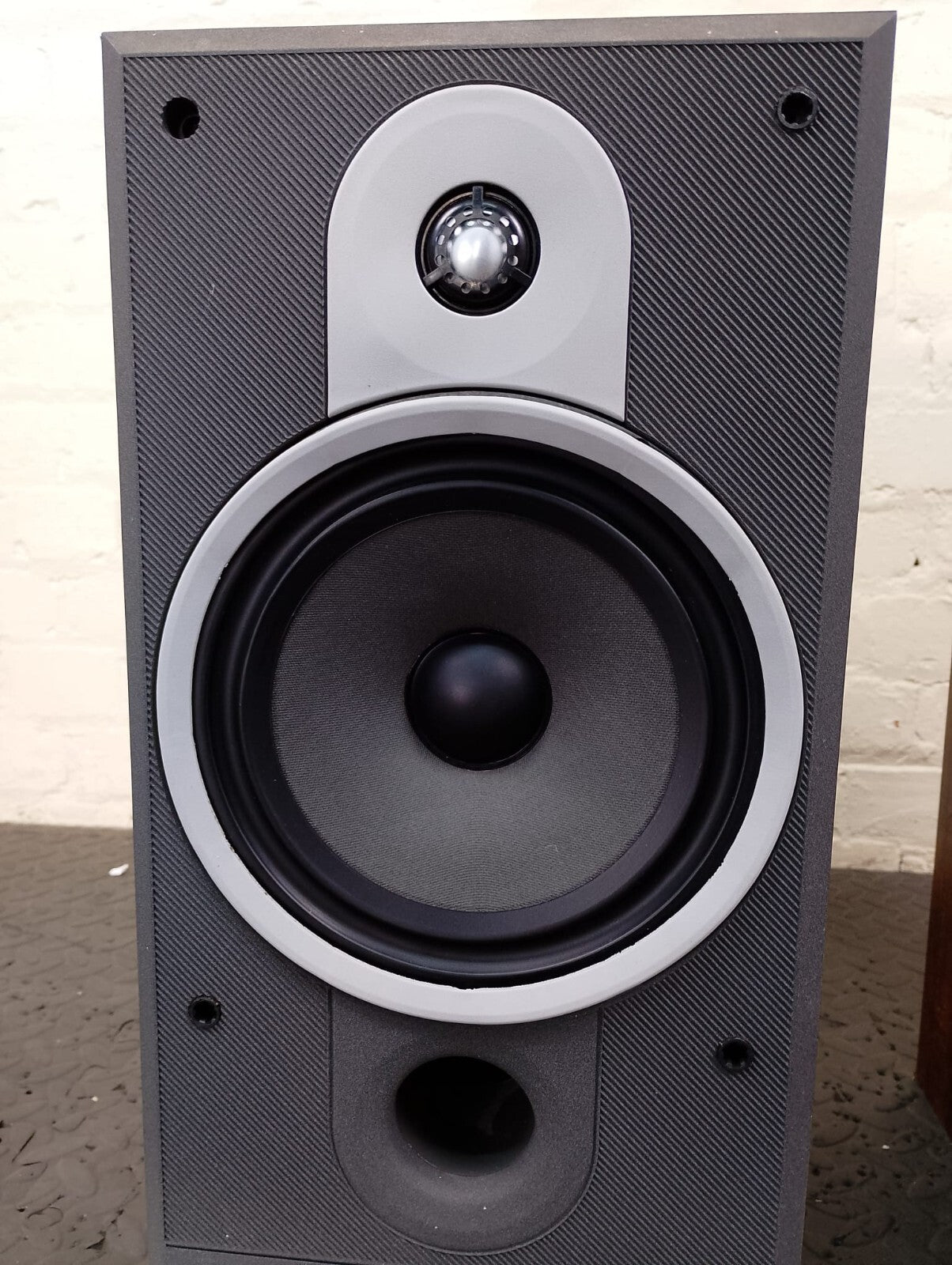 BOWERS & WILKINS B&W DM 560 LOUDSPEAKERS