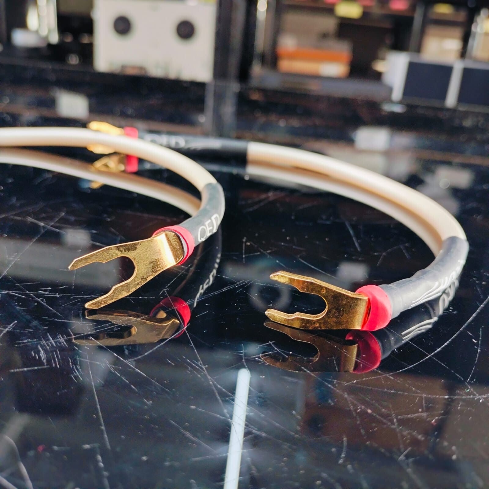 QED X-TUBE BIWIRE SPEAKER CONNECTORS CABLE