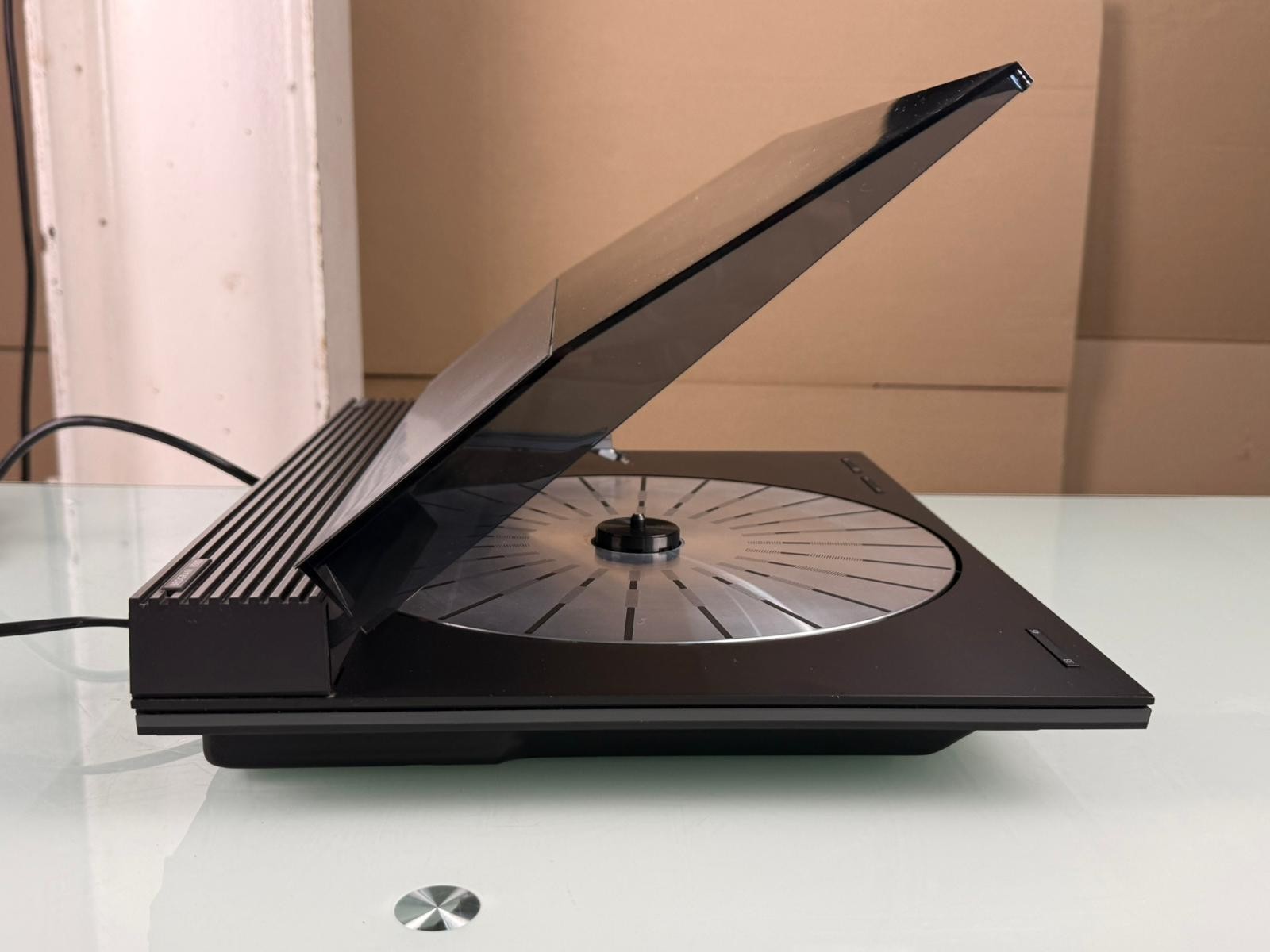 BANG & OLUFSEN B&O BEOGRAM 8500 TURNTABLE WITH MMC4 CARTRIDGE