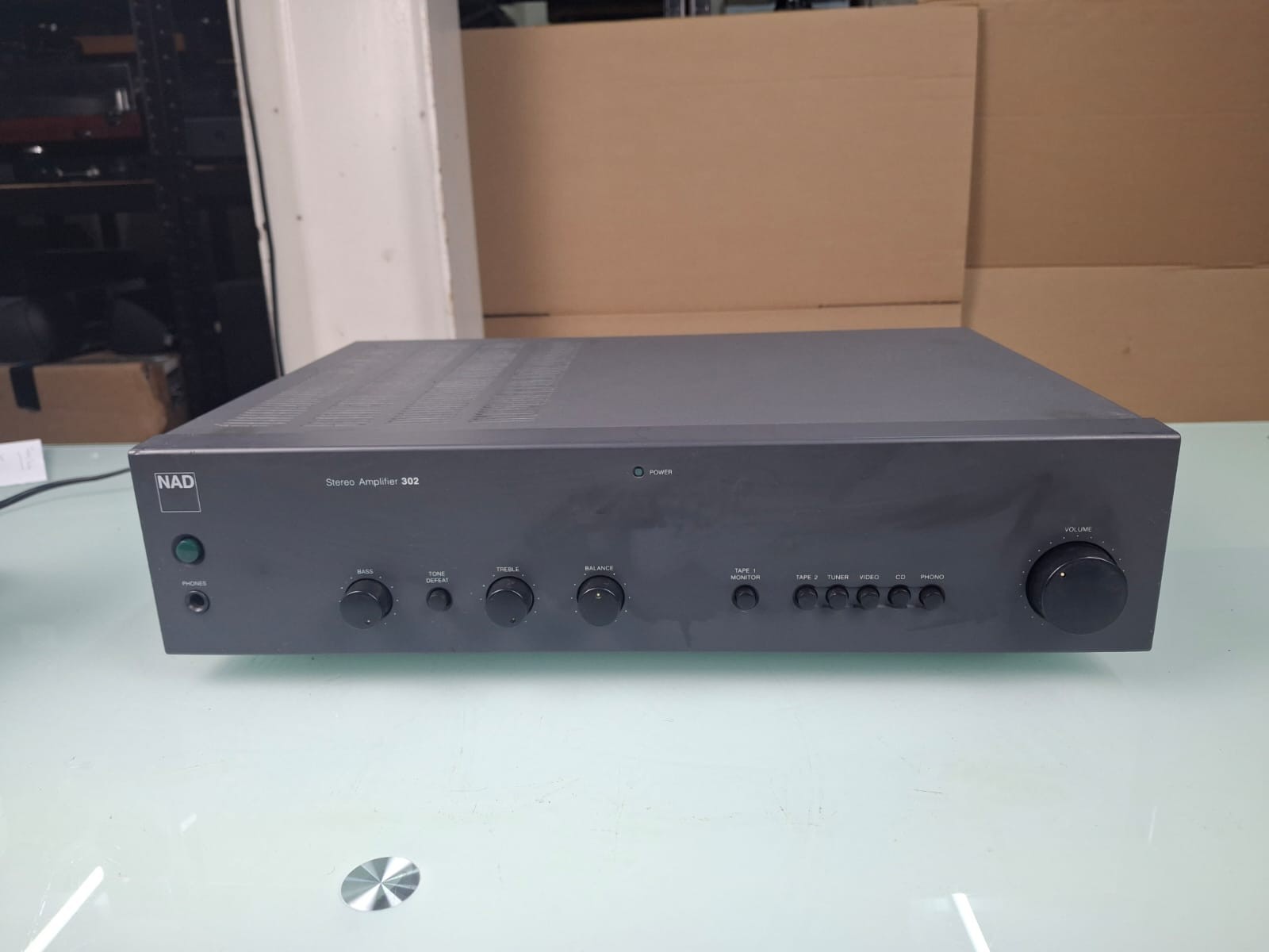 NAD 302 STEREO AMPLIFIER
