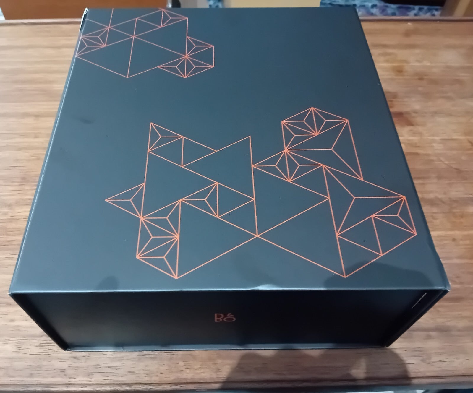 BANG & OLUFSEN BEOPLAY H95 FERRARI LIMITED EDITION