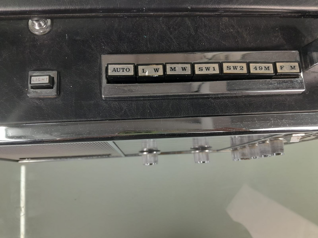 SANYO 18H 815 TRANSWORLD 18 TRANSISTOR RADIO