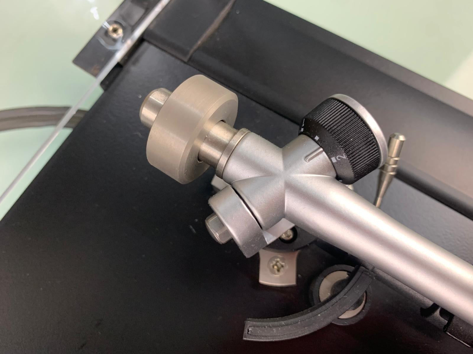 REGA P7 TURNTABLE WITH TT PSU POWER SUPPLY