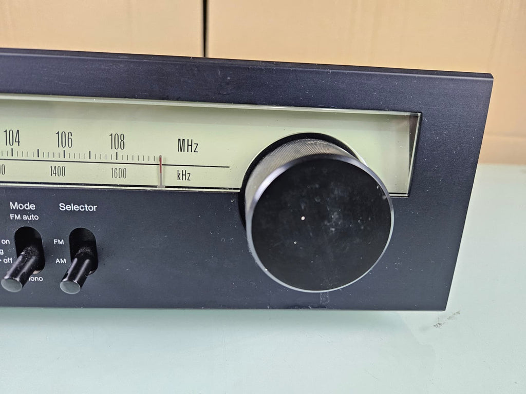 SANSUI TU 217 AM/FM STEREO TUNER