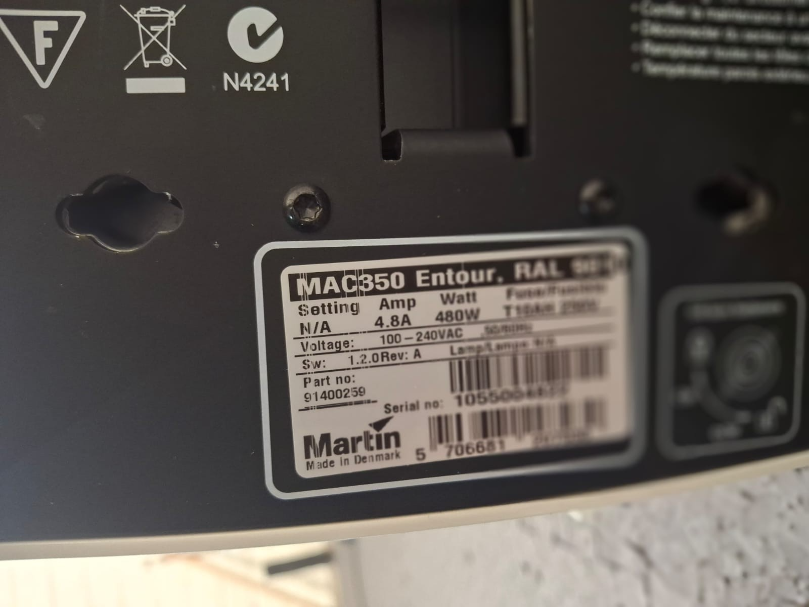 MARTIN MAC 350 ENTOUR MOVING INTELLIGENT LIGHT