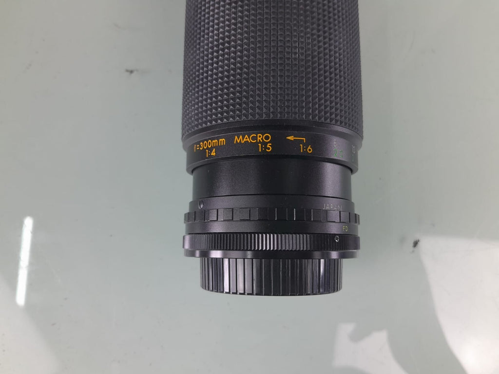 SOLIGOR ZOOM + MACRO 80 - 300MM F/ 5.6 MC C/D AUTO CAMERA LENS