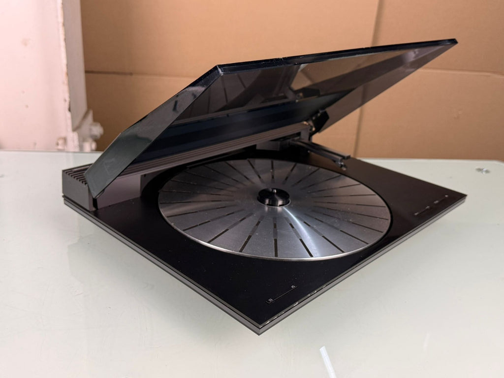 BANG & OLUFSEN B&O BEOGRAM 8500 TURNTABLE WITH MMC4 CARTRIDGE