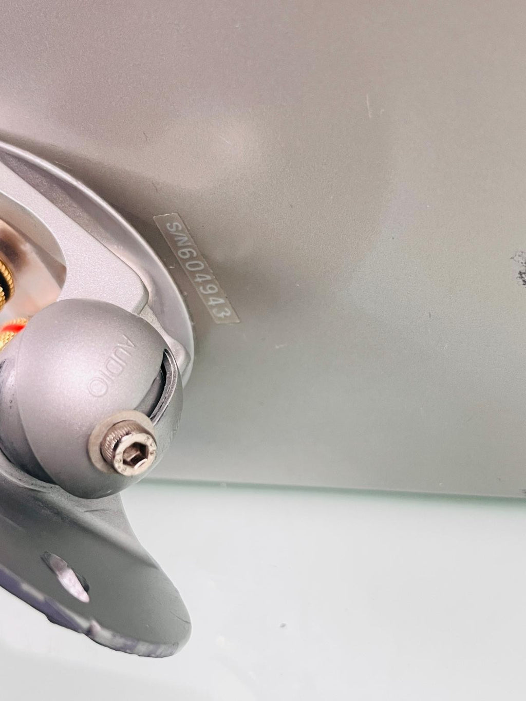 MONITOR AUDIO RADIUS 180 CENTER SPEAKER WITH WALL BRACKET