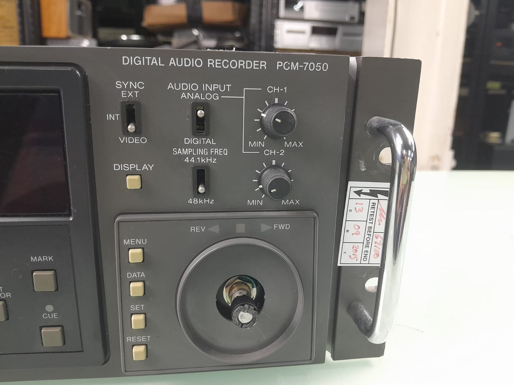 SONY PCM 7050 DIGITAL AUDIO RECORDER