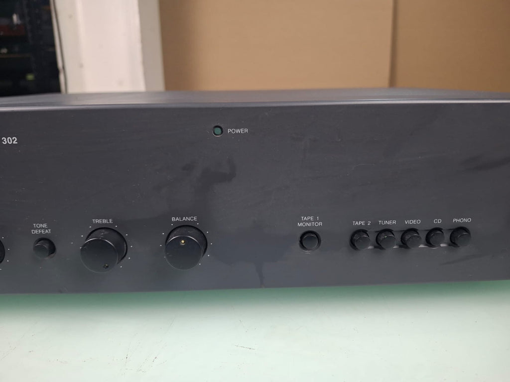 NAD 302 STEREO AMPLIFIER