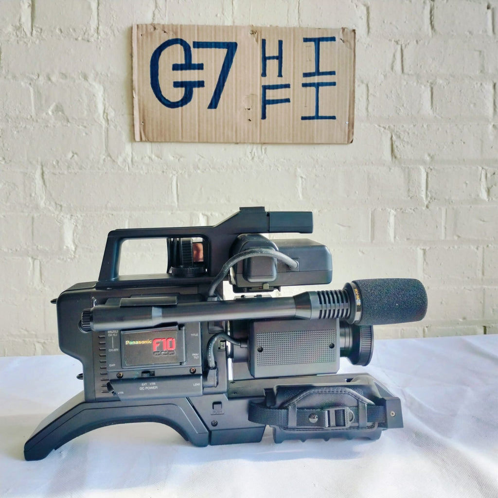 PANASONIC F10 CCD CAMCORDER WITH CASE 8X ZOOM LENS COMPLETE KIT