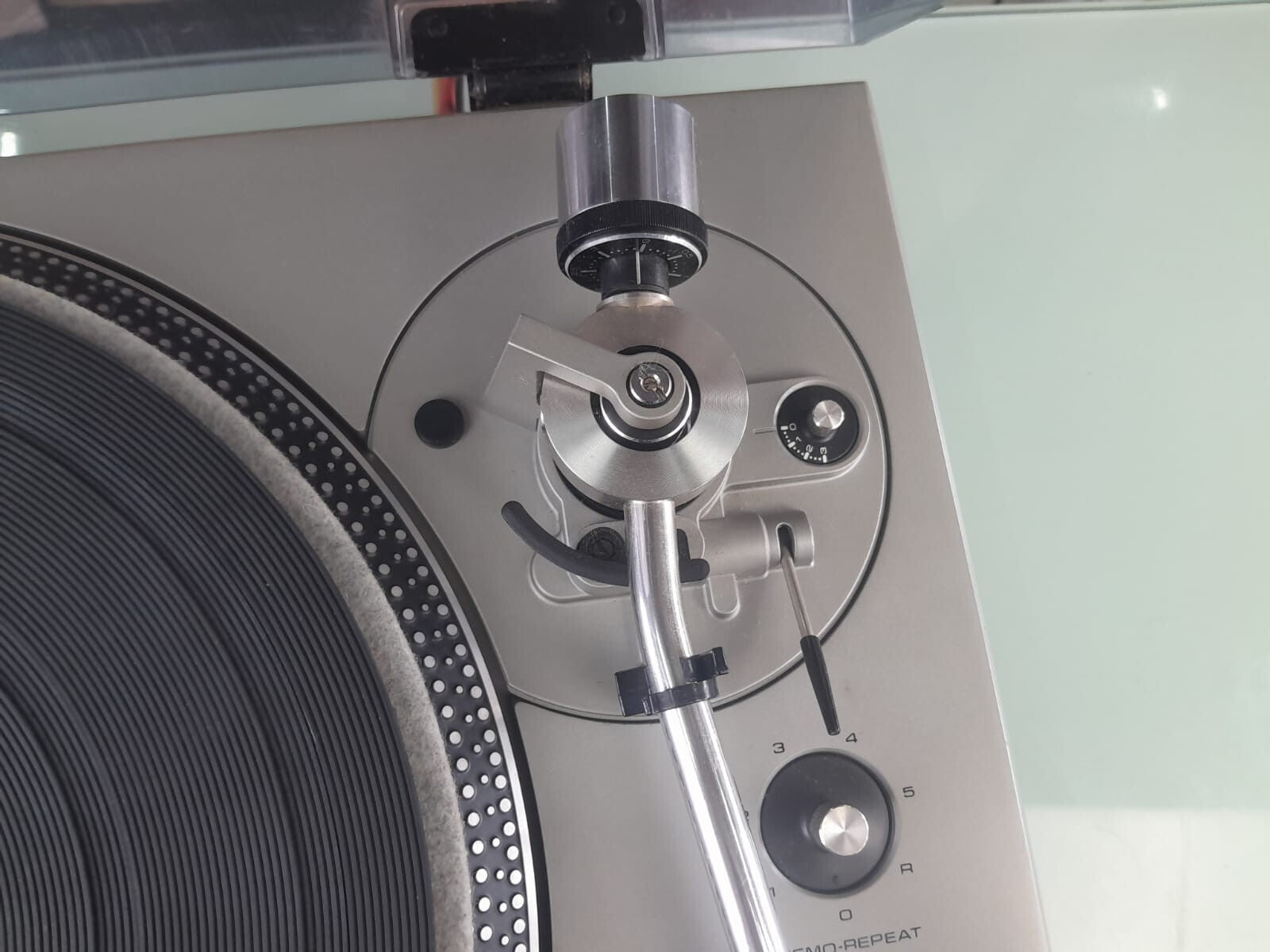 TECHNICS SL 1300 DIRECT DRIVE AUTOMATIC PLAYER SYSTEM TURNTABLE