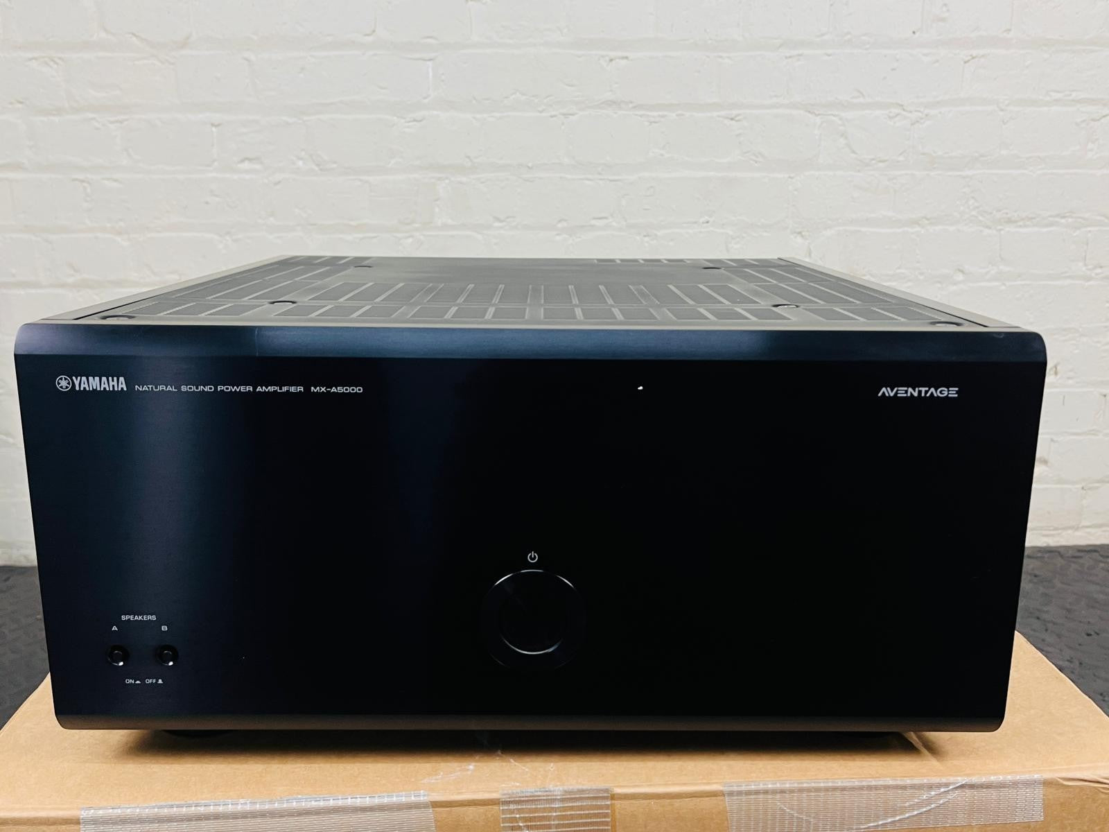 YAMAHA AVENTAGE MX A5000 NATURAL SOUND 11 CHANNEL POWER AMPLIFIER