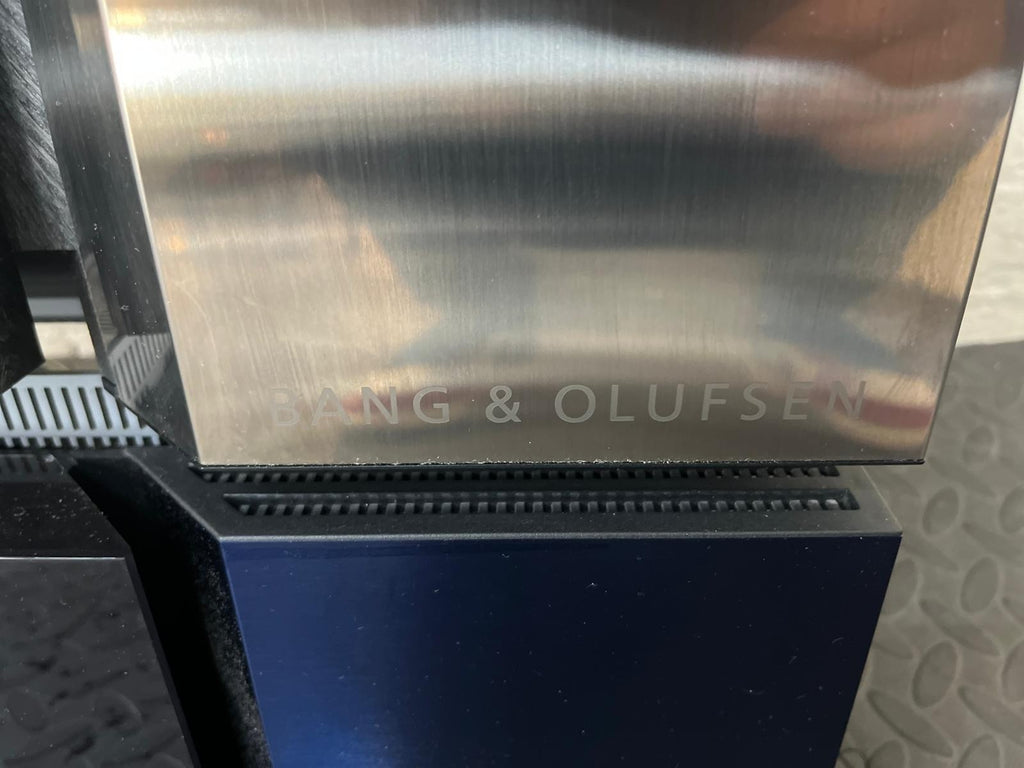 BANG & OLUFSEN B&O BEOLAB 5000 ACTIVE SPEAKERS WITH WALL BRACKETS