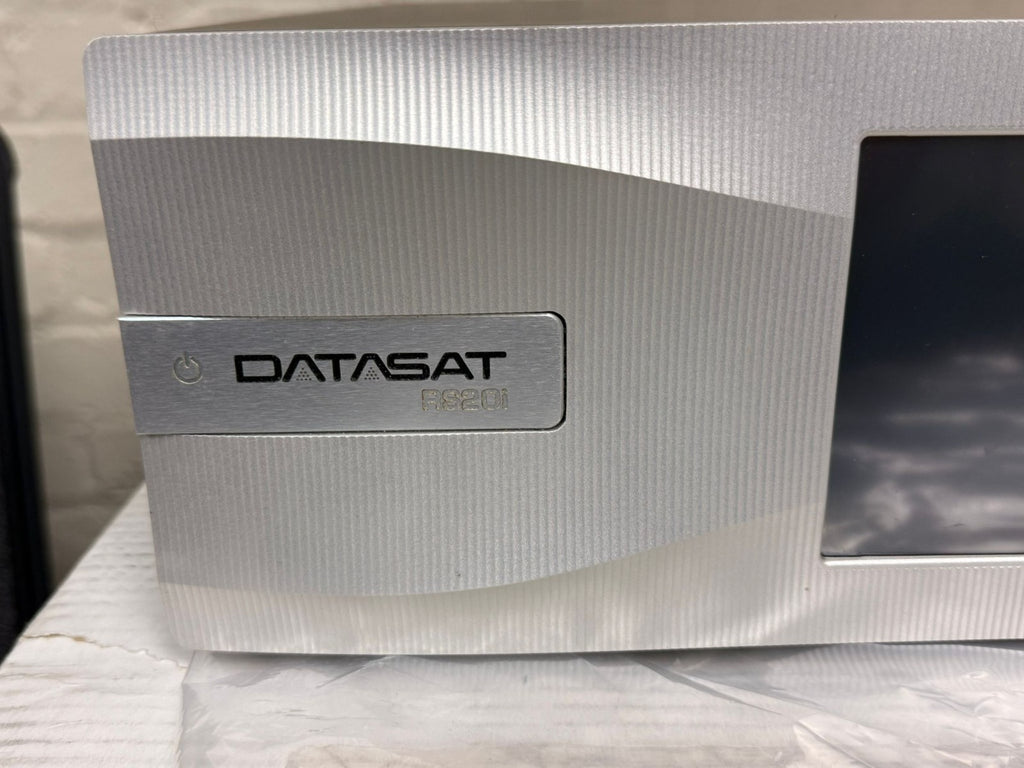 DATASAT RS20i 16-channel surround sound processor CINEMA