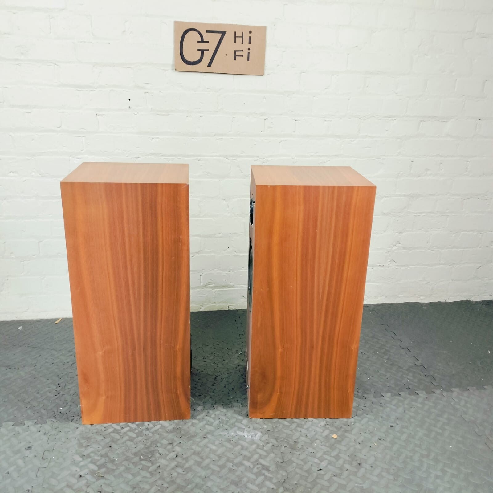 UNBRANDED SPEAKERS