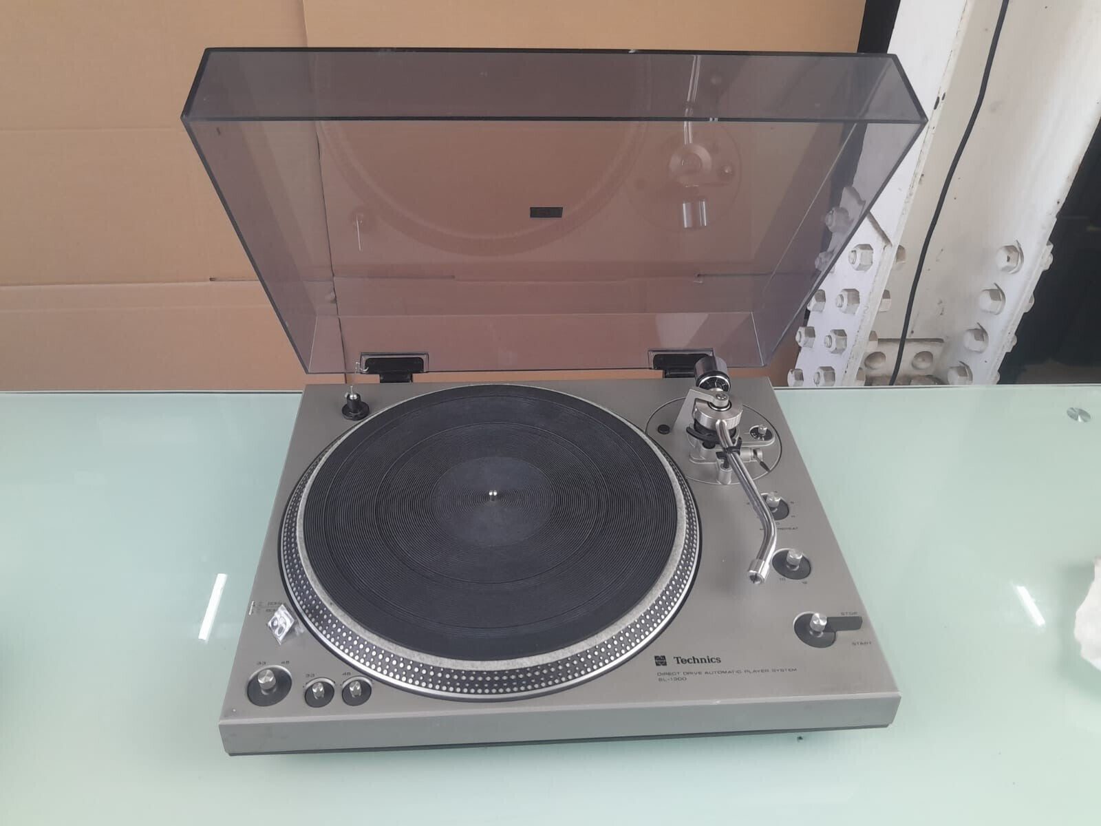 TECHNICS SL 1300 DIRECT DRIVE AUTOMATIC PLAYER SYSTEM TURNTABLE