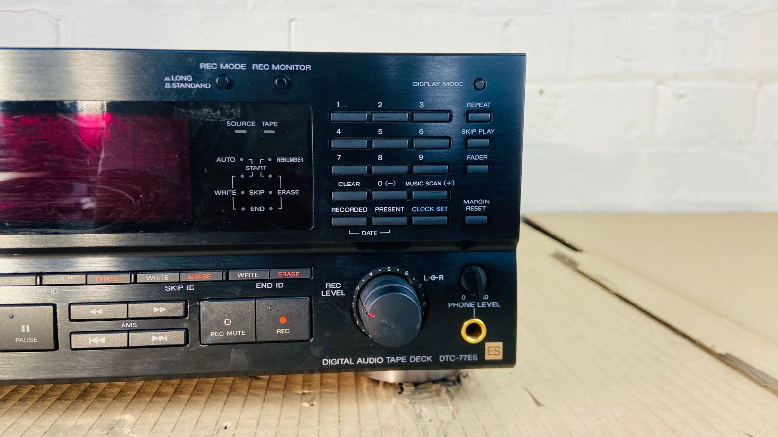 SONY DTC 77ES DIGITAL AUDIO TAPE DECK