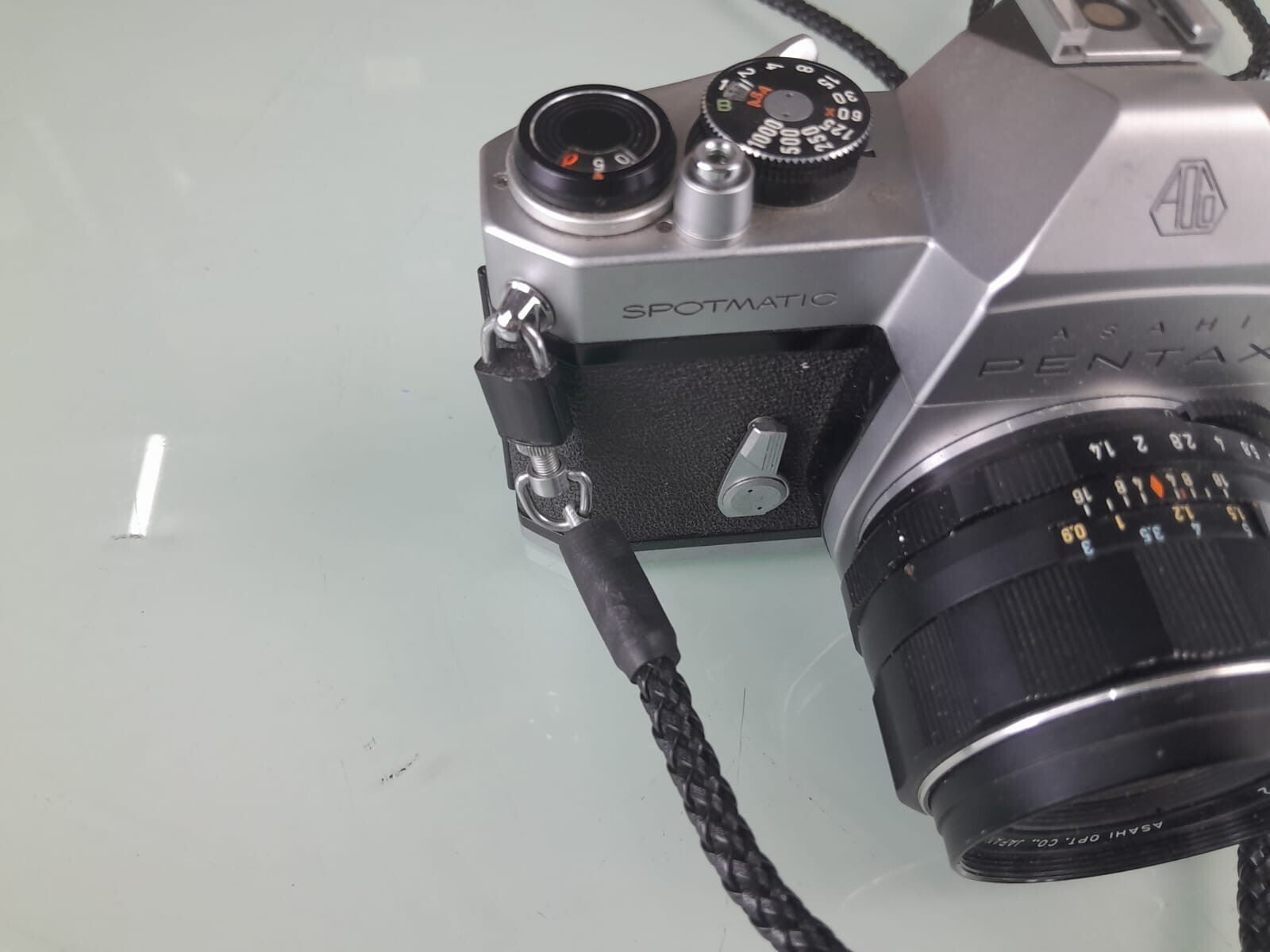 ASAHI PENTAX SPOTMATIC SP II SLR CAMERA SUPER-MULTI-COATED TAKUMAR 1:1.4/50 LENS